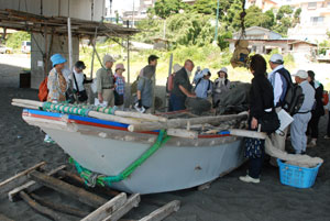 梅沢海岸の地曳船