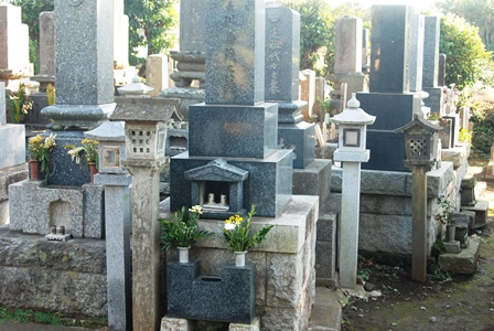 心光寺の墓地