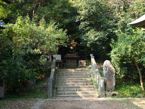 高来神社の登り口
