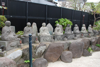蜜蔵寺の弘法大師石像