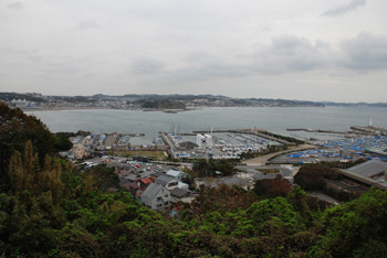 江の島から湘南港・腰越方面の眺め