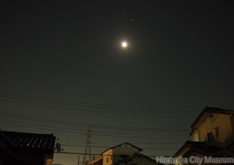 月と火星3_20201126平塚(撮影　剱持瑞穂）.jpg
