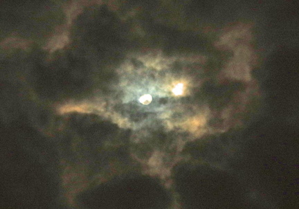 月の彩雲3 20201126平塚(撮影　剱持瑞穂）