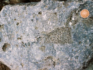 玄武岩質凝灰角礫岩