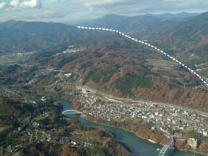 鶴川断層の地形