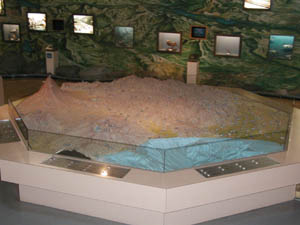 博物館入り口にある地形模型