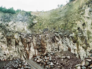 本小松石の採石場
