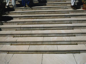 インド白砂岩の階段