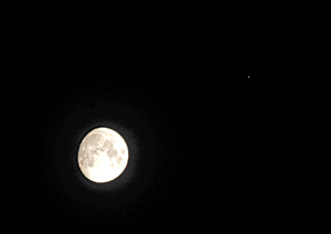 月と土星（右上）